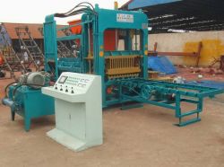 QT4-15C Concrete block making machine