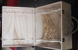 red wine wooden box