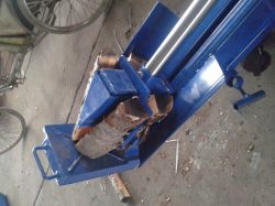 self-power log splitter