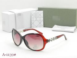 girl sunglasses in black frame and gradient lenses