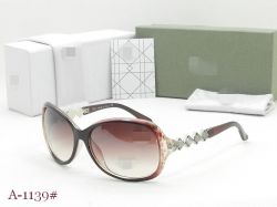 Girl Sunglasses In Black Frame And Gradient Lenses