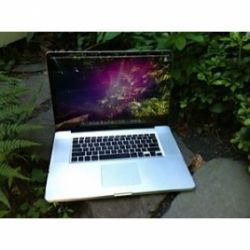 Apple MacBook Pro MC725LL/A 17-Inch Laptop