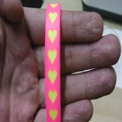 heart-shaped silicone wristband 