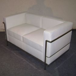 Lc2 Loveseat