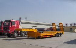 Low flat trailer