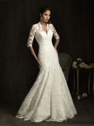 Elegant beaded long tail ivroy v-neck weddingdress