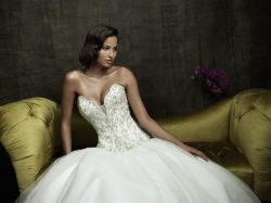 V-neck Beading Tulle Train wedding dresses