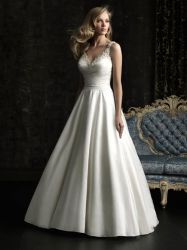 Long Train Lace Wedding Dresses