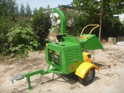 self-powered 22hp Yanmar diesel wood chipper