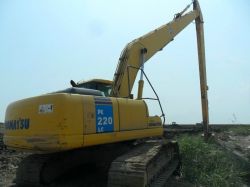 Komatsu long arm pc200 excavator