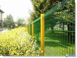 Round Post Bended Road Fence