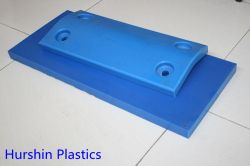 All-in-one polyethylene marine fender pad